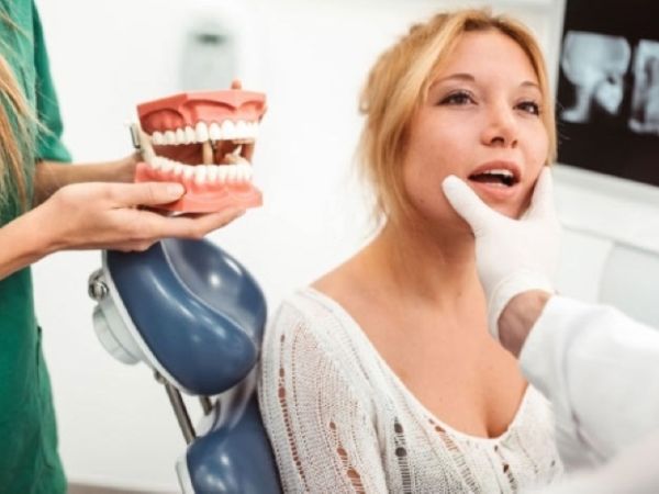 Tùy vào từng tình trạng răng mà có thể lựa chọn bọc răng sứ không mài