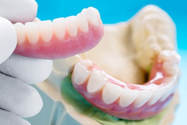 Răng giả tháo lắp nhựa dẻo Răng giả tháo lắp nhựa dẻo