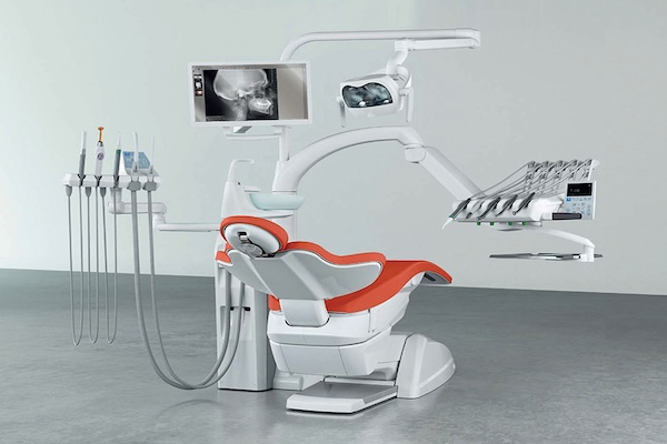 Ghế nha khoa phải được trang bị đầy đủ các thiết bị