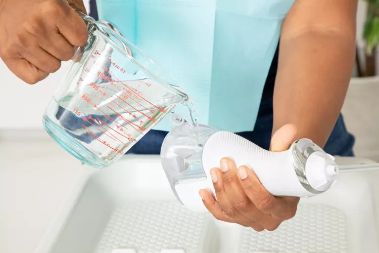 Vệ sinh đúng cách để tránh tình trạng tắc nước