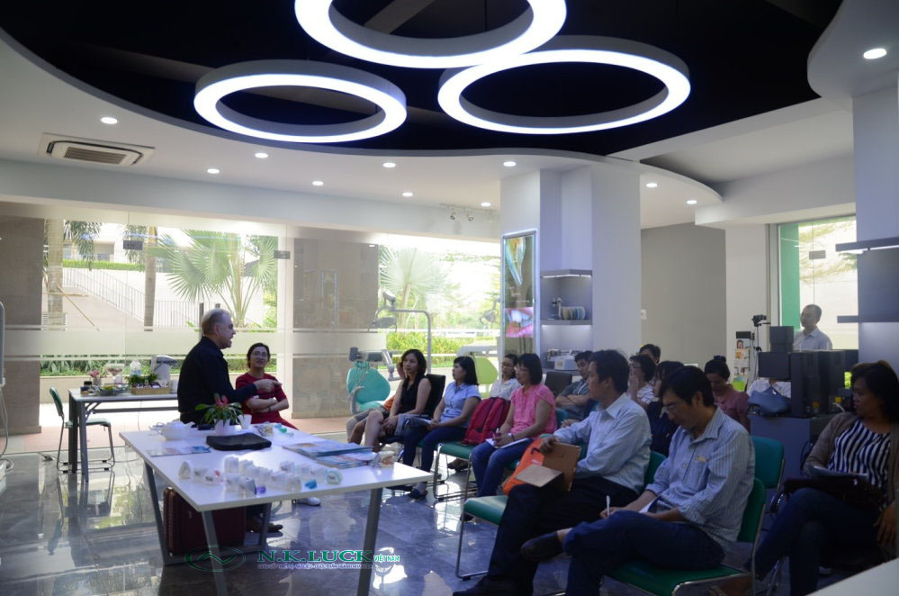 THUYẾT TRÌNH CHUYÊN ĐỀ HỆ THỐNG TIỀN CHỈNH NHA TRAINER VÀ KHÍ CỤ CHỨC NĂNG MRC DÀNH CHO TRẺ ĐANG LỚN