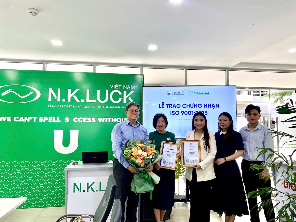 Buổi lễ trao nhận chứng nhận ISO 9001:2015 cho NK Luck Việt Nam Buổi lễ trao nhận chứng nhận ISO 9001:2015 cho NK Luck Việt Nam